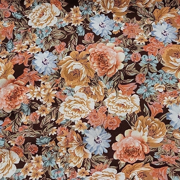 NWOT SHEIN allover floral pencil skirk - Picture 2 of 4